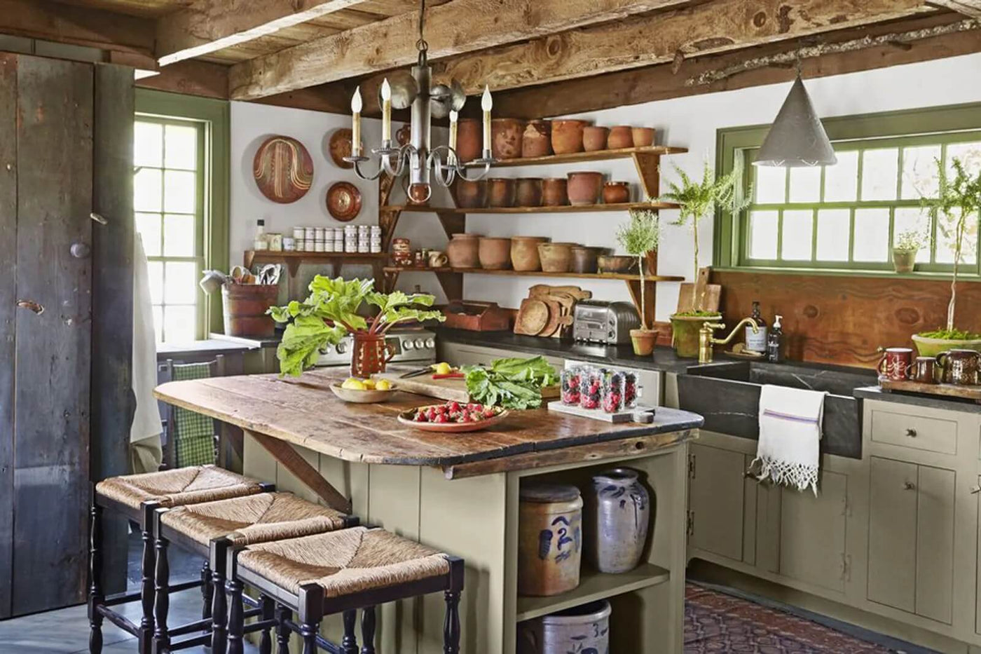 Traditional farmhouse kitchen with a large kitchen island